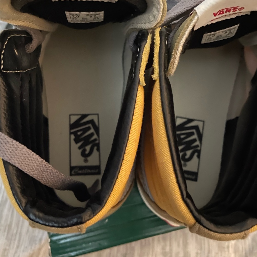 Custom made Vans - Picture 3 of 6